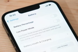 Những dấu hiệu cảnh báo pin iPhone đã đến lúc cần thay mới