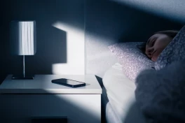Đừng bật "Do not disturb" trước khi ngủ: Những lý do bạn nên chọn chế độ máy bay làm giải pháp thay thế