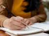 Gen Z ngày càng ít viết tay: Não bộ trả giá cho sự tiện lợi