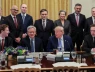 Chính quyền Donald Trump và Big Tech thống nhất bộ tiêu chuẩn an toàn tự nguyện cho AI