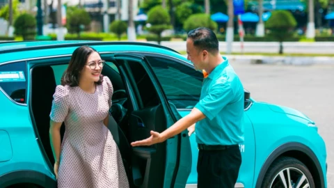 Xe điện được hưởng nhiều ưu đãi, vì sao khách đặt xe điện trên app chưa chắc đi rẻ hơn?