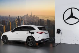 Mercedes-Benz bổ sung bản xăng điện PHEV cho dòng GLC tại Việt Nam, giá 3 tỷ đồng