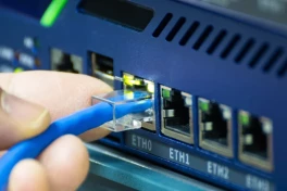 Cáp Ethernet dài quá có ảnh hưởng tốc độ mạng không?