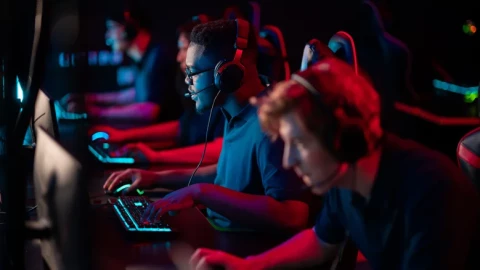 Vì sao game thủ chuyên nghiệp chẳng ai dùng màn hình OLED?