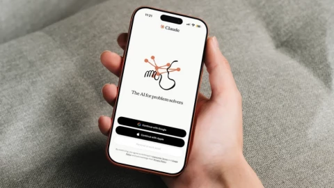 Đằng sau cảm giác gần gũi với chatbot AI: Vì sao sự đồng cảm nhân tạo có thể gây hại?