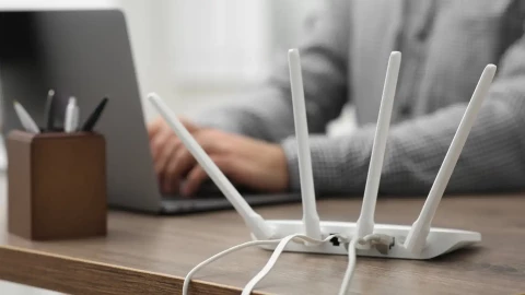 Có ba thứ đặt cạnh router sẽ làm chậm tốc độ internet nhưng nhiều gia đình Việt mắc phải