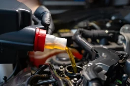 Dầu nhớt cho xe hybrid khác gì so với dầu động cơ thông thường?