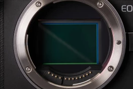 Nếu nghĩ "máy ảnh full-frame là nhất", bạn có thể đã bị "dắt mũi"
