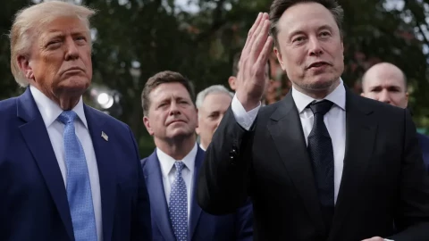 Ông Trump trao Huân chương Quốc gia cho Elon Musk, Jensen Huang