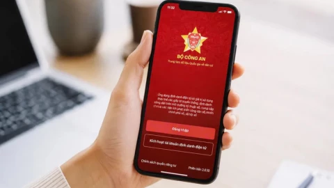 Từ nay đến 31/12/2026: Phải liên kết VNeID với tài khoản mạng xã hội, viễn thông, chứng khoán…