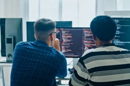 AI đang tự động hóa công việc lập trình. Vậy tại sao số lượng tin tuyển dụng lập trình viên phần mềm lại gia tăng?