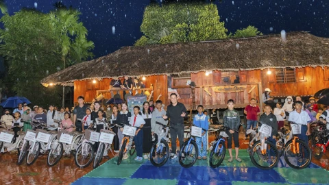Bigo Live tặng xe đạp và nhu yếu phẩm cho đồng bào vùng cao Khánh Hòa