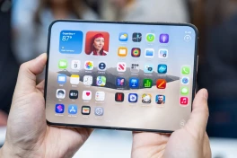 iPhone Duo sắp lên kệ giữa vòng vây của các đối thủ Android pin lớn hơn, camera đẹp hơn