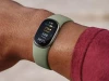 Google ra mắt vòng đeo Fitbit Edge trông như Mi Band, pin 7 ngày