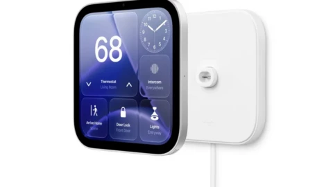 Phiên bản HomeView gắn tường: phải mua thêm bộ gắn tường, loa kém hơn