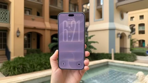 Trong 14 năm, chưa bao giờ smartphone "ế" như năm nay