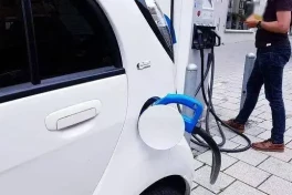 Giá sạc xe điện ở Trung Quốc đang âm thầm tăng, nguyên nhân là gì?
