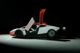 Tăng tốc 0-96km/h trong 1 giây và biết... bay: Tesla chính thức ra mắt siêu xe điện Roadster 2