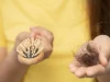 Bóc tách 3 bước trị rụng tóc chuẩn y khoa: Đừng phí tiền vì những mẹo vô ích