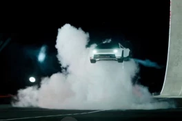 Roadster biết bay của Tesla: 5 câu hỏi lớn vẫn chưa có lời đáp