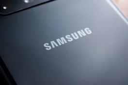 Nhớ lại dung lượng bộ nhớ chiếc điện thoại Samsung Galaxy đời đầu tiên, không hiểu sao lúc ấy đã thấy nhiều lắm rồi!