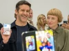 iPhone Duo giá 2.000 USD vẫn cháy hàng sau vài phút: Giờ công nhận logo Apple là biểu tượng đẳng cấp được rồi!