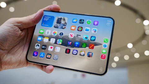 iPhone Duo cực khan hiếm ngày mở bán, giá "sang tay" có nơi chạm 130 triệu