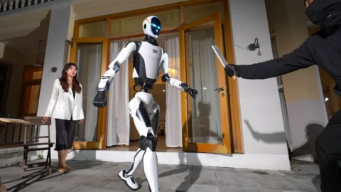 Hãng công nghệ Trung Quốc Unitree giới thiệu robot "vệ sĩ", có khả năng tước vũ khí và nhấc bổng ô tô