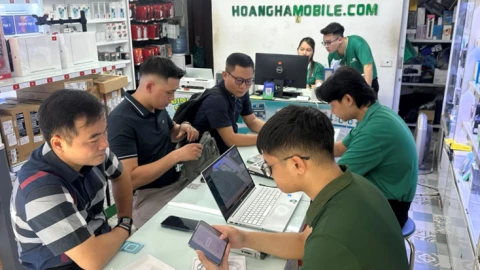 Hoàng Hà Mobile bắt đầu trả hàng iPhone Duo và mở chuỗi không gian trải nghiệm thực tế