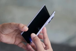 Samsung có lẽ phải “cảm ơn” iPhone Duo của Apple