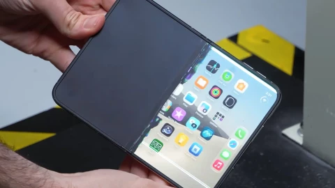 Thử nghiệm thả rơi iPhone Duo: không dùng ốp sẽ là sai lầm lớn