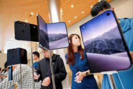 Dân "đầu cơ" iPhone Duo tại Trung Quốc vỡ mộng
