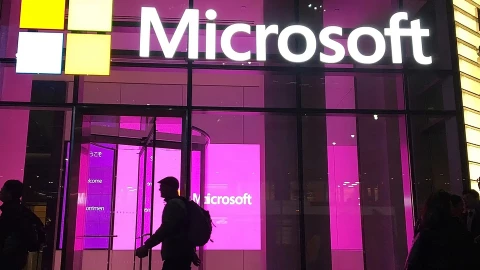 Microsoft kêu gọi 60.000 nhân viên nghỉ việc tự nguyện để dồn lực cho AI