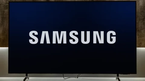 Smart TV Samsung được hỗ trợ cập nhật phần mềm trong mấy năm?
