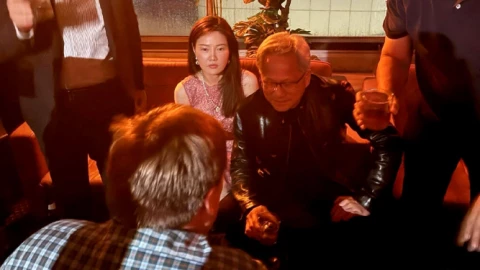Thông tin chấn động: Người phụ nữ thân thiết với CEO Nvidia Jensen Huang bị tình báo Mỹ gán là "tài sản tình báo" của Bắc Kinh