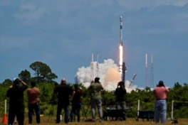 20 vệ tinh rơi xuống Trái Đất sau sự cố tên lửa thảm khốc của SpaceX