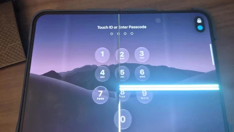 Apple thông báo cho các cửa hàng về vấn đề nứt màn hình trên iPhone Duo