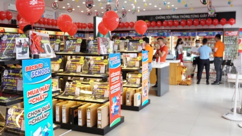 FPT Shop khuyến mãi hấp dẫn cho tân sinh viên: Điểm càng cao nhận ưu đãi laptop càng lớn
