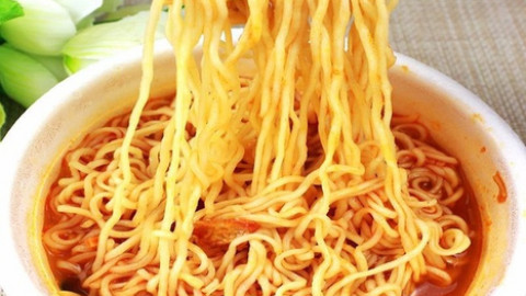 Ăn mì ăn liền có béo không? Đang có sự nhầm lẫn rất lớn ở đây