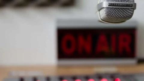 Bí mật hàng chục năm trời trong ngành tình báo: làm sao giải mã được tín hiệu radio?