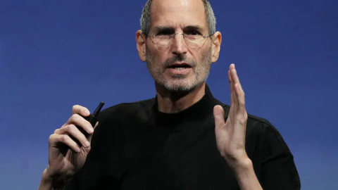 Clip mới công bố cho thấy Steve Jobs đã mô tả công nghệ tương tự chatbot AI từ năm 1983