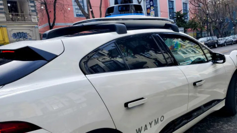 Google rót thêm 5 tỷ đô cho startup xe tự lái Waymo