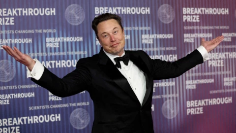 Elon Musk "quay xe", nói không hề rót 45 triệu USD mỗi tháng ủng hộ ông Trump