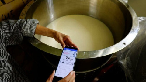 Độc lạ Nhật Bản: cho vi sinh vật trong rượu sake …"nghe nhạc" nhưng không phải để rượu ngon hơn