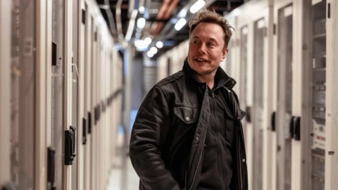 Elon Musk quyết tâm đi đầu thị trường AI, mục tiêu lật đổ tất cả bằng "át chủ bài" này