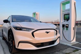 Ford "lao đao" trên con đường điện hóa