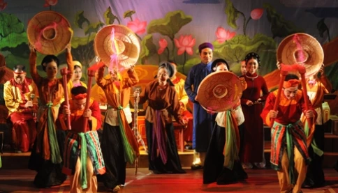 Nỗi thất tình trong "Mưa xuân" của Nguyễn Bính vừa tinh tế vừa một mạc mà sao đọc ngấm từng câu