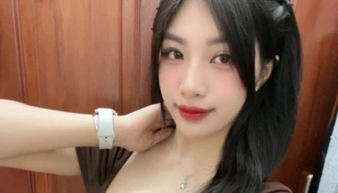 Hội làng cực hot với nữ đô vật xinh đẹp hạ gục nam đối thủ trên sàn đấu ở Bắc Ninh