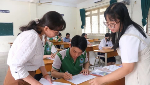 Chương trình nặng nên học sinh mới phải học thêm có đúng không?