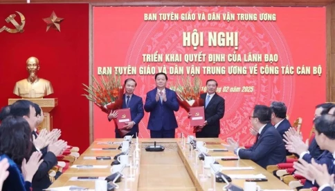 Công bố quyết định của Bộ Chính trị về nhân sự tại Đảng bộ các cơ quan Đảng Trung ương